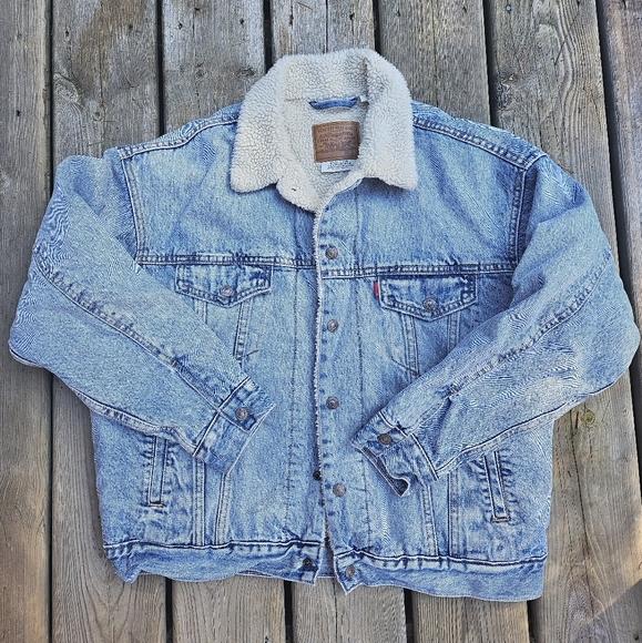 Levi's Sherpa denim trucker jacket, size small - Picture 2 of 5